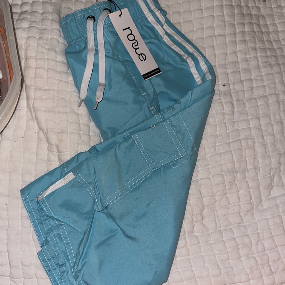 Aqua men’s swim trunks/board shorts